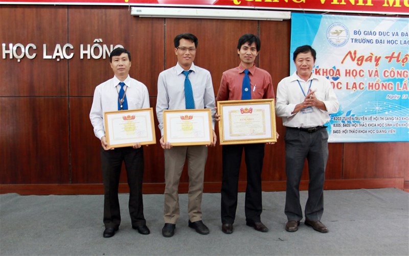 Gi ảng viên hướng dẫn sinh viên đạt giải Tài năng Khoa học trẻ