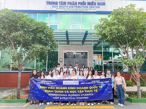 Chuyến tham quan thực tế và học tập tại doanh nghiệp của sinh viên ngành Kinh doanh quốc tế 