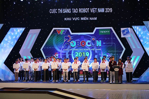 Trường ĐH sở hữu đội robot là đương kim vô địch cuộc thi Robocon châu Á - Thái Bình Dương năm 2018 vừa có chiến thắng áp đảo tại cuộc thi vòng loại phía Nam.