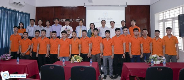 LHU xuất quân bảo vệ chức vô địch Robocon Việt Nam và SEM 2019