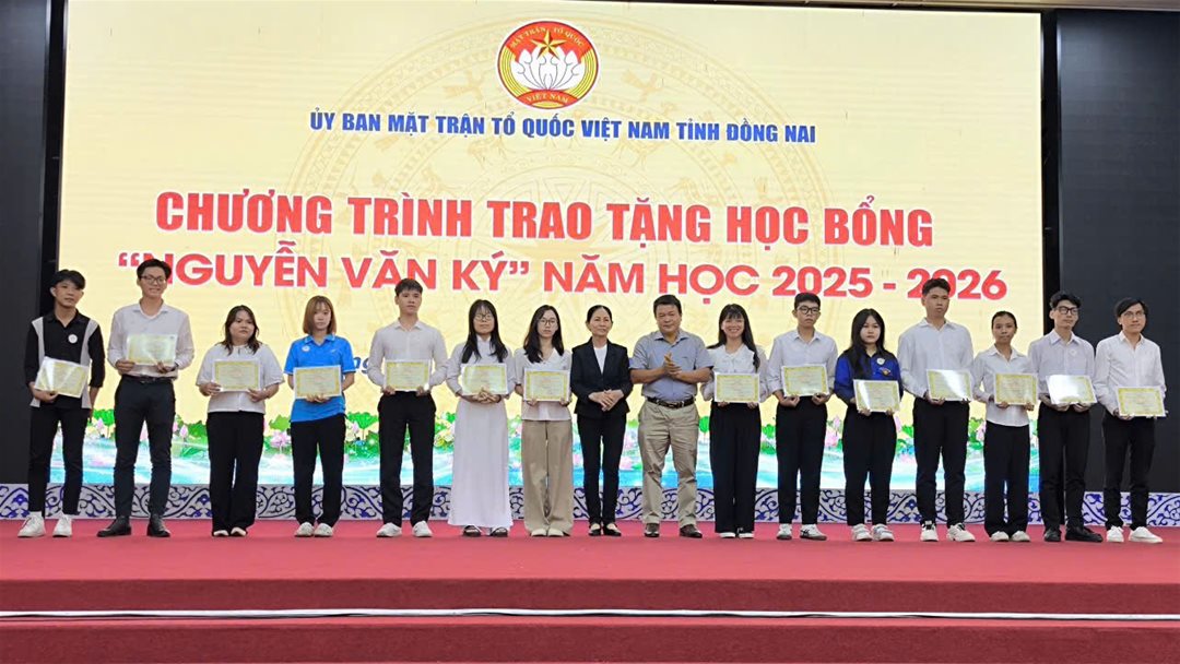 Sinh viên Huỳnh Bảo Trân đạt được Học bổng Nguyễn Văn Ký