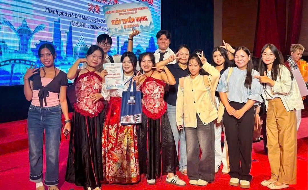 ​​​​​​​Đoàn giảng viên và sinh viên Ngôn ngữ Trung Quốc tại Cuộc thi Sáng tác Video Clip năm 2026.